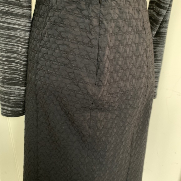 Comrags | Textured Pencil Skirt - Picture 3 of 4